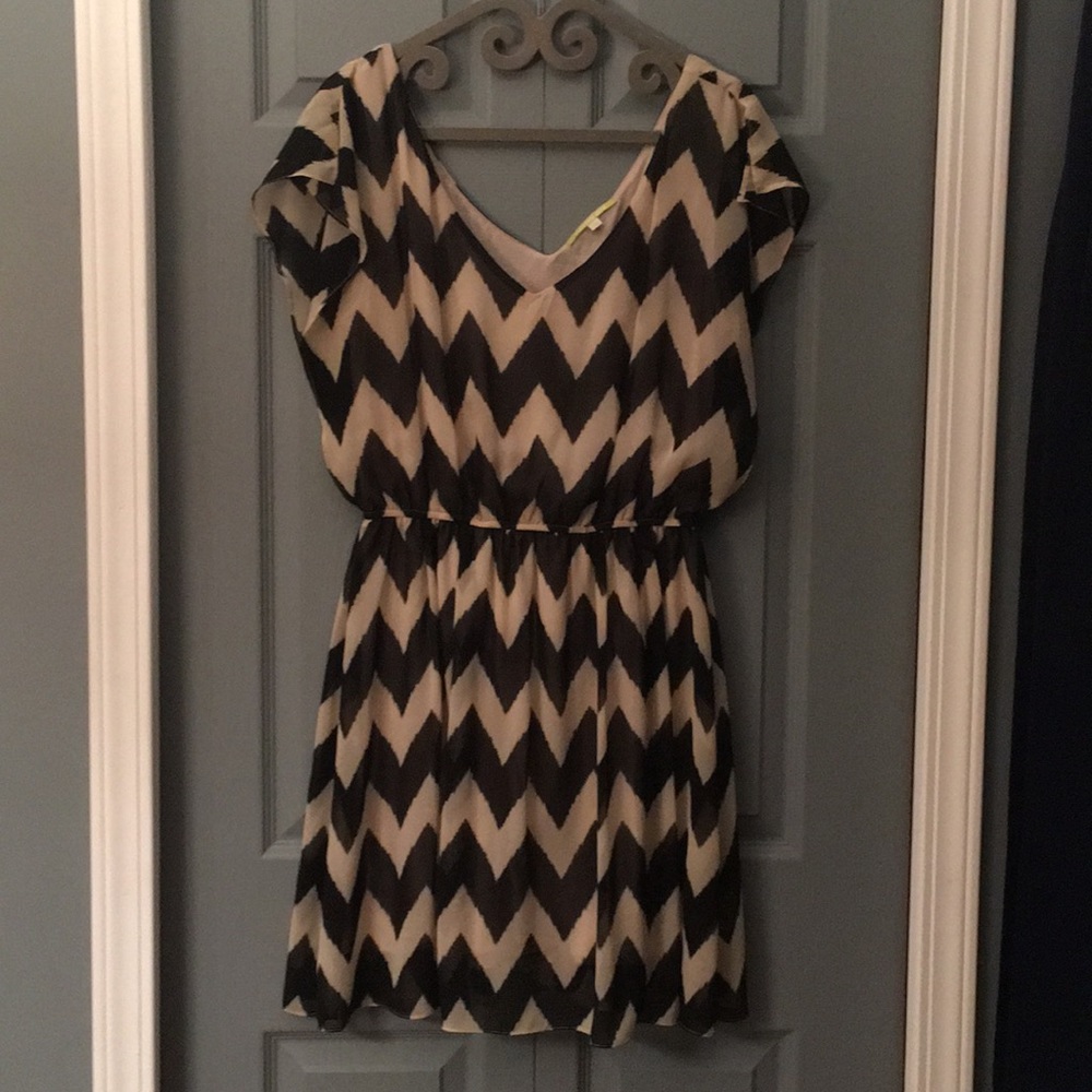 Gianni Bini gorgeous chevron party dress large